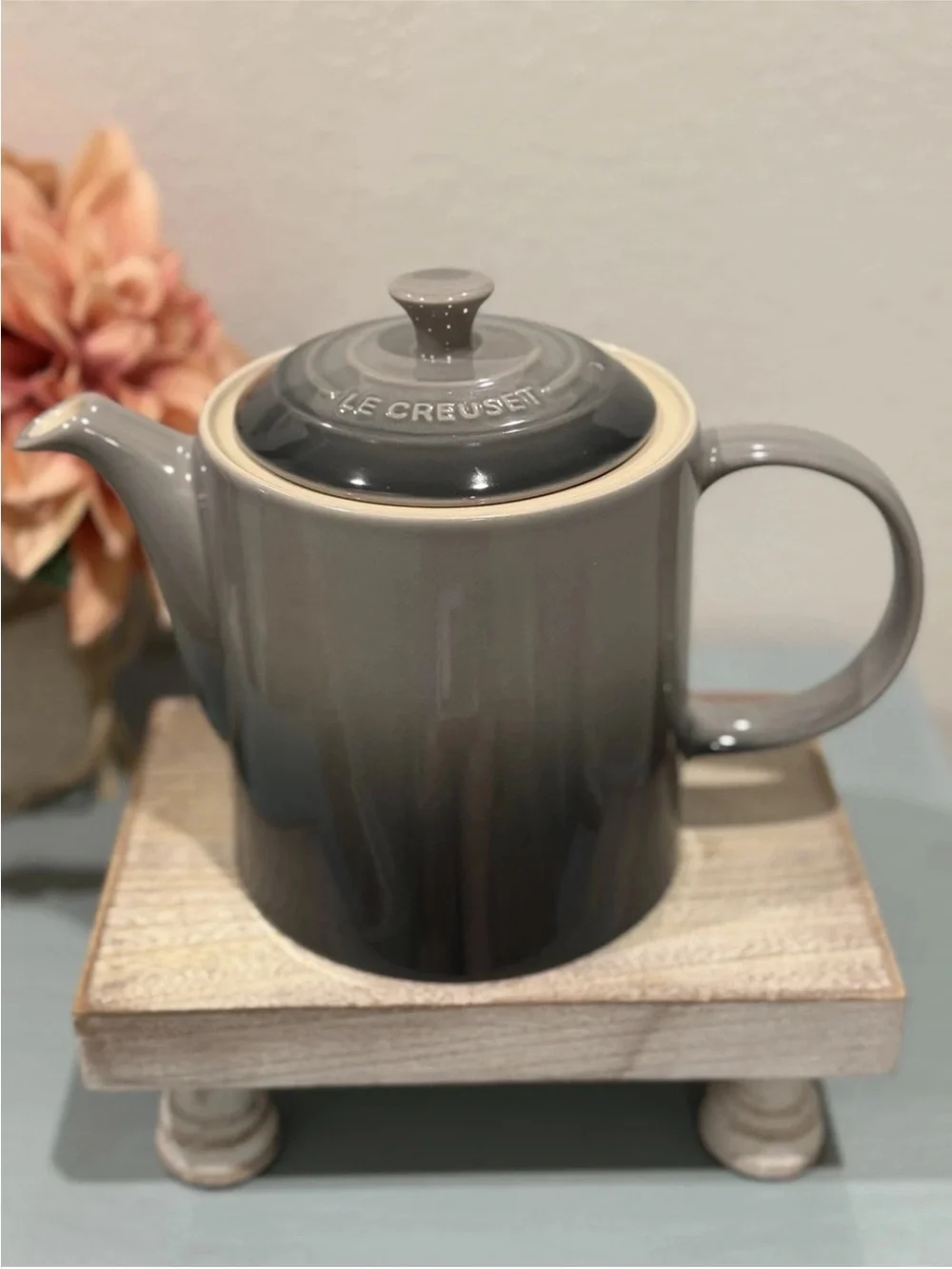 LE CREUSET Grand Teapot 1.3 Liter Large Stoneware Flint- NEW